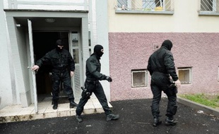 Opération du RAID dans un quartier sensible en mai 2014