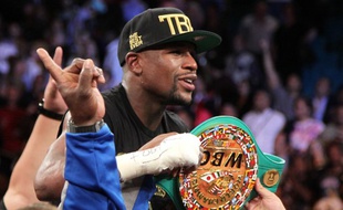 Le boxeur américain Floyd Mauweather après une nouvelle victoire contre Alvarez, en septembre 2013, à La Vegas.
