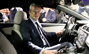 Bruno Le Maire au Salon mondial de l'Auto 2018 à Paris.