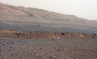 Une photo de Mars prise par le robot curiosity, le 23 août 2012