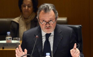 Le président socialiste des Bouches-du-Rhône Jean-Noël Guérini est convoqué chez le juge lundi dans le cadre de l'instruction d'un des volets de l'affaire des marchés présumés frauduleux dans les Bouches-du-Rhône, a-t-on appris jeudi auprès de l'un des ses avocats, confirmant une information de la Provence.