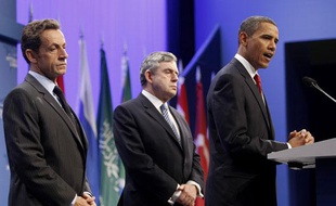 Nicolas Sarkozy, Gordon Brown et Barack Obama lors d'une déclaration conjointe sur l'Iran, à Pittsburgh, vendredi 25 septembre.