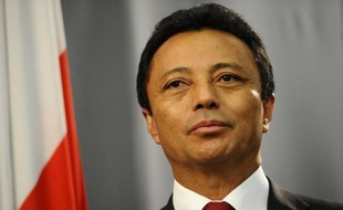 L'ex-président malgache Marc Ravalomanana, qui vit en exil en Afrique du Sud, a annoncé vendredi qu'il retournerait au pays samedi, près de trois ans après avoir chassé du pouvoir.