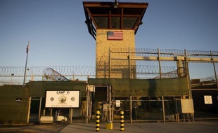 A peine réélu à la Maison Blanche, Barack Obama est mis au défi d'honorer ses promesses non tenues : fermer la prison controversée de Guantanamo et mettre un terme à son programme décrié d'attaques de drones, d'écoutes extrajudiciaires ou de détention illimitée.