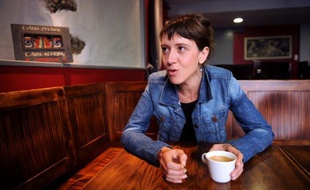 La militante basque française Aurore Martin, dont la justice espagnole a annoncé vendredi la remise en liberté sous caution, pourrait être libérée dès samedi en fin de journée à Madrid, alors que les procédures pour le dépôt de sa caution étaient en cours dans la matinée.
