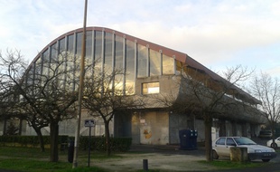 A Bordeaux, la piscine Galin est fermée pour encore une longue période en raison de travaux.
