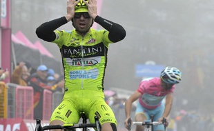 Le coureur italien Mauro Santambrogio lors de sa victoire sur la 14e étape du Tour d'Italie le 18 mai 2013 .
