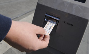 Validation d'un ticket de la CTS à Strasbourg. (Illustration)