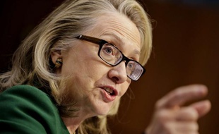 La secrétaire d'Etat américaine, Hillary Clinton, témoigne devant le Congrès, le 23 janvier 2013 sur l'attaque contre le consulat de Benghazi, le 11 septembre 2013.