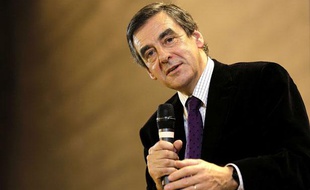 L'ancien Premier ministre et candidat à la présidence de l'UMP François Fillon, le 26 octobre 2012 à Oullins (Rhône).