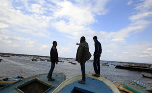 Des Palestiniens dans le port de Gaza