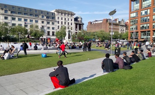 Mercredi, à Piccadilly square, à Manchester