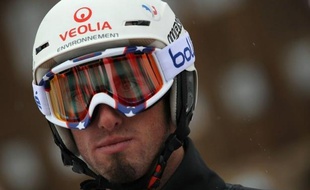Pierre Vaultier a remporté la Coupe du monde de snowboardcross pour la troisième fois de sa carrière, au terme de l'avant dernière épreuve de la saison mercredi à Valmalenco en Italie, mais le Français s'est blessé à une cheville et a dû abandonner en demi-finales.