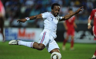 L'ailier de l'équipe de France Sidney Govou, lors d'un match contre la Chine, le 4 juin 2010 à la Réunion.