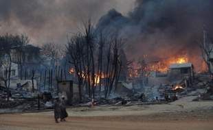 Des maisons et des mosquées ont été détruites lors de nouvelles violences communautaires en Birmanie, à des centaines de kilomètres des localités où des troubles ont fait 40 morts, a-t-on appris mardi de source policière.