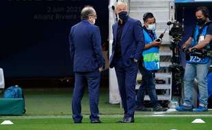 Noël Le Graët et Didier Deschamps en discussion avant France-Pays de Galles à Nice, le 2 juin 2021.