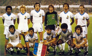 Le Rennais Pierrick Hiard (en vert) avant le match Belgique-France, le 9 septembre 1981.