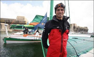 Franck Cammas et son équipage ont porté vendredi le record de la plus grande distance parcourue en 24 heures à la voile à 795,2 milles (moyenne 33,13 noeuds) effaçant des tablettes celui que détenait son compatriote Bruno Peyron (766,8 milles), selon son service de presse.