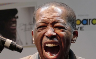 Ben E. King en train de rire, en novembre 2011, à Tokyo.