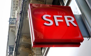 Le logo de l'entreprise de télécoms SFR, mise en vente par sa maison-mère Vivendi