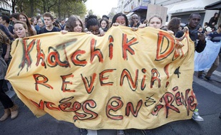 Paris le 17 octobre 2013. Manifestation des lyceens contre les expulsions de Leonarda et Khatchik. Forces de l'ordre.