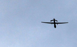 Un haut responsable des insurgés islamistes shebab, Ibrahim Ali Adbi, alias Anta-Anta, décrit comme l'un des principaux organisateurs d'attaques suicide du groupe, a été tué lundi dans une frappe lancée par un drone américain en Somalie