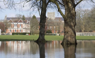 Au Royaume-Uni, le Winchester College va s'ouvrir aux élèves filles.
