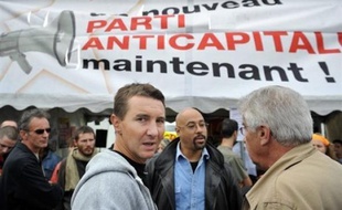 Après 40 ans de bons et loyaux services, la Ligue communiste révolutionnaire (LCR) se saborde, pour mieux renaître en Nouveau parti anticapitaliste (NPA) avec l'espoir de remodeler le paysage politique à l'extrême-gauche.