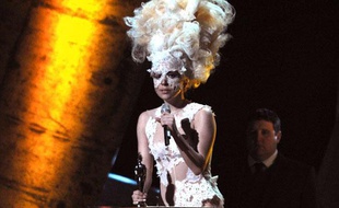 La chanteuse Lady Gaga, lors des Brit Awards 2010, à Londres, le 16 février 2010.