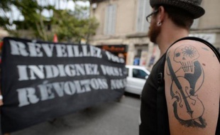 Des intermittents du spectacle de la CGT-Spectacle manifestent à Avignon le 4 juillet 2014