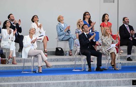 Jeudi 14 juillet 2022, Emmanuel Macron, Brigitte et les ministres ont assisté au défilé militaire. 