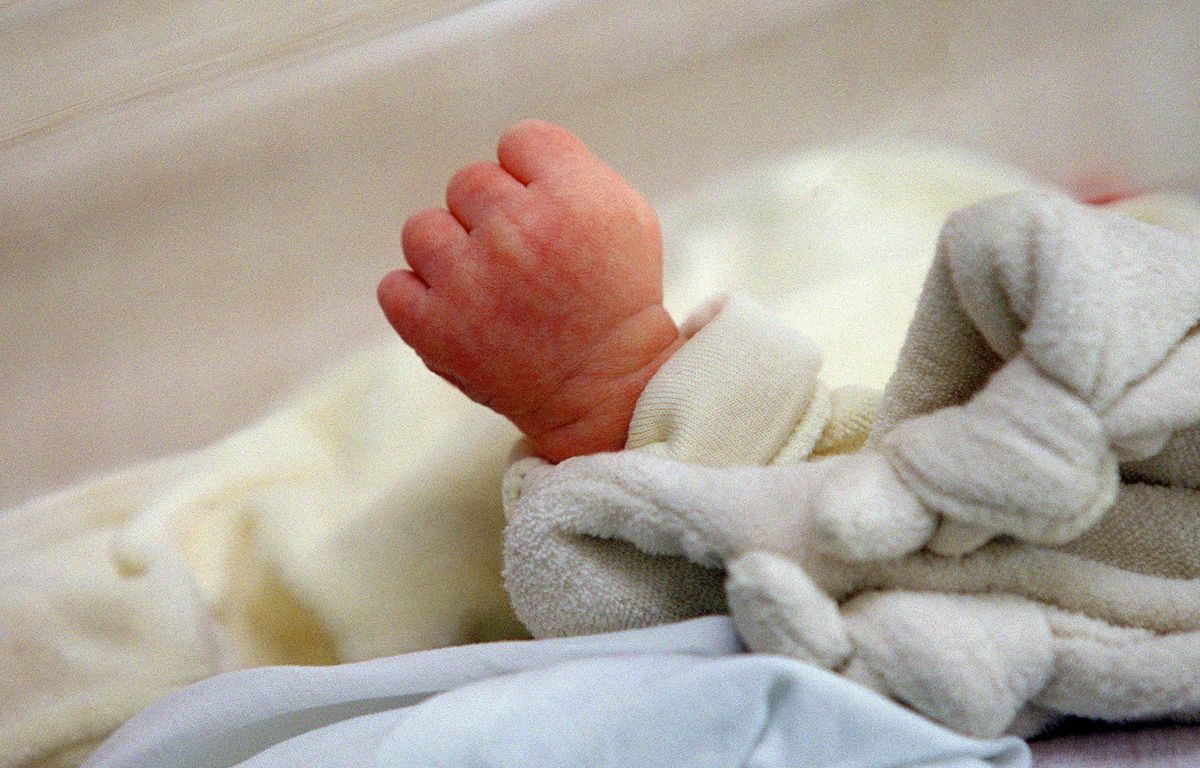 Après un accouchement à domicile, un couple se fait retirer son bébé