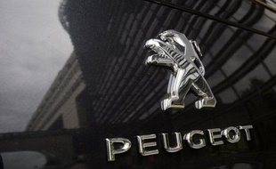 Le groupe PSA Peugeot Citroën a ouvert mercredi avec les organisations syndicales un cycle de négociations visant à leur faire partager sa vision stratégique et à renforcer le dialogue social pour redresser l'entreprise et préserver son ancrage en France, face à un marché en berne.