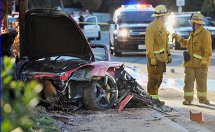La Porsche Carrera GT rouge dans laquelle se trouvait Paul Walker le samedi 30 novembre 2013.