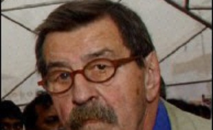 L'oeuvre de Günter Grass n'est pas diminuée par les révélations sur le passé de son auteur, a jugé jeudi le romancier britannique Salman Rushdie, qui garde son amitié à l'écrivain allemand.