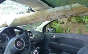 La fameuse Fiat 500 après l'accident.