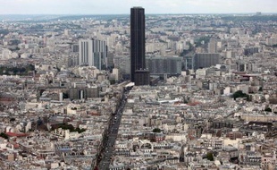 Le dossier de l'amiante n'en finit pas d'empoisonner la Tour Montparnasse : un rapport d'étape d'expert consulté mercredi par l'AFP montre que les gaines d'aération ont véhiculé la fibre cancérigène lors des travaux de désamiantage.
