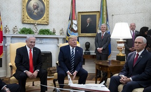 Donald Trump, Benjamin Nétanyahou et le vice-président américain Mike Pence à la Maison-Blanche, le 27 janvier 2020.