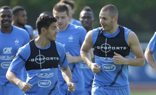 Hatem Ben Arfa et Karim Benzema à l'entraînement avec l'équipe de France, en mai 2012.
