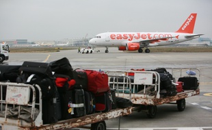 Un avion Easyjet sur le tarmac de l'aéroport Toulouse-Blagnac.