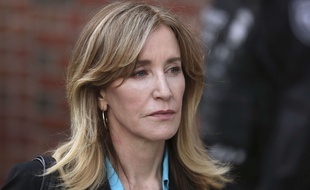Felicity Huffman devant le tribunal le 3 avril 2019.