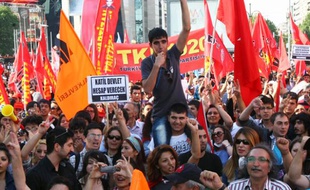 Des manifestants anti-Erdogan à Ankara, en Turquie, le 8 juin 2013.