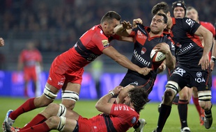 Malgré une nette domination, le LOU n'est parvenu à inscrire qu'un essai. Contre trois pour le RCT. AFP PHOTO / PHILIPPE MERLE