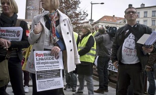 L'éditeur de "ParuVendu", leader de la presse gratuite d'annonces, en péril face à la concurrence sur internet et à la crise, a été mis en liquidation jeudi à Lyon, entraînant le licenciement de ses 1.650 salariés, soit le plus gros plan social de l'année en France.