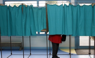 Hénin-Beaumont, le 22 avril 2012. Illustration sur le vote pour le premier tour de l'élection présidentielle dans le bureau de Marine le Pen (FN).