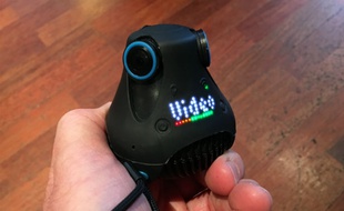 Pesant à peine 200 grammes, la 360cam Giroptic photographie et filme à 360°.