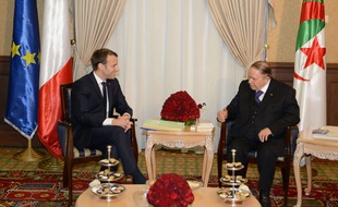 Emmanuel Macron a rencontré, le 6 décembre 2017 le président de la République algérienne, Abdelaziz Bouteflika.