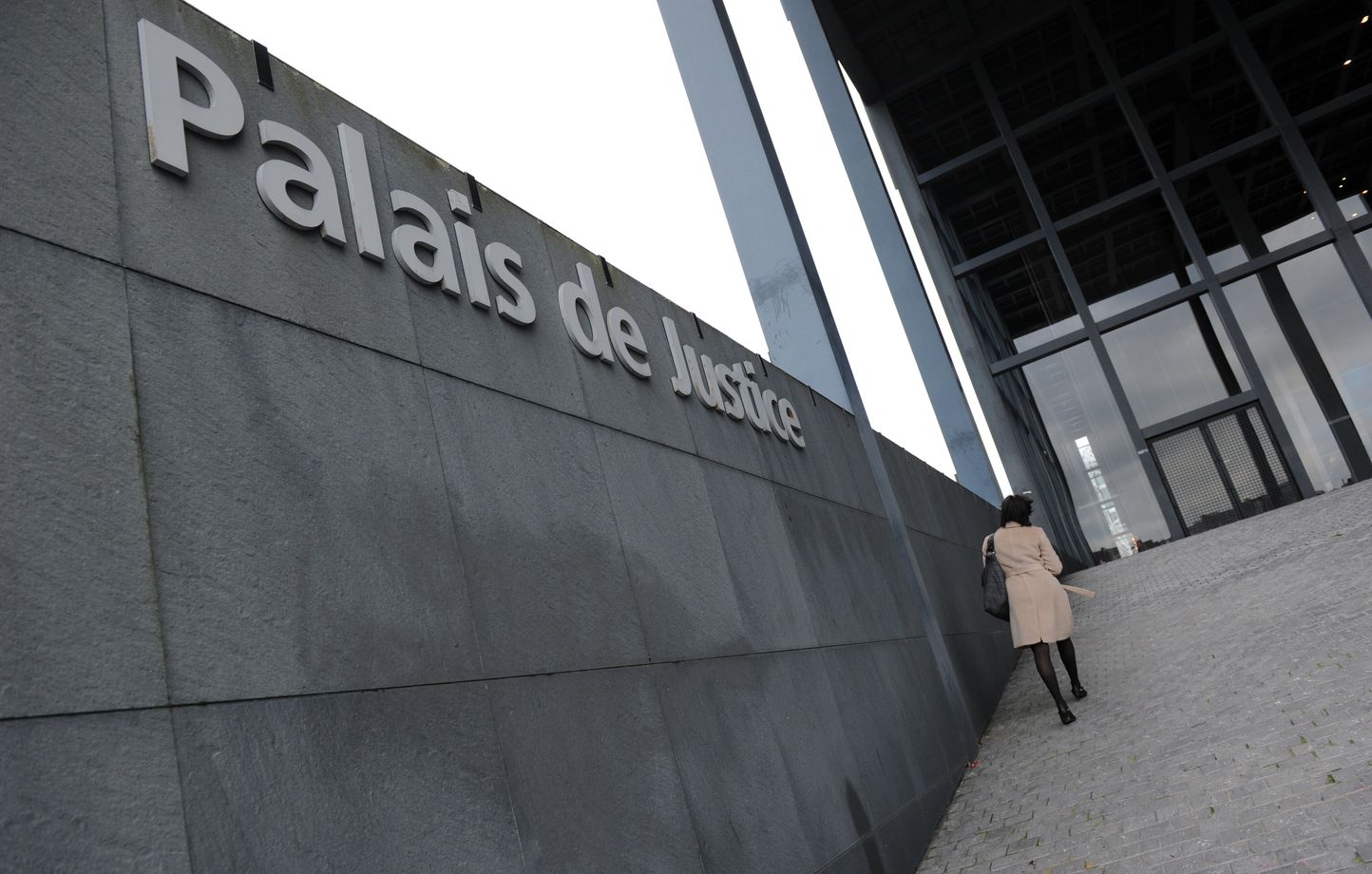 Avignon : Deux jours après avoir frappé sa femme, il percute la poussette d'un bébé de deux mois thumbnail
