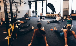 Pour 12 euros la séance d’une heure, Veltra Sport permet de faire du crossfit en afterwork.