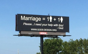 Un panneau, censé transmettre la parole de Dieu, a été installé par un couple d'Américains, fermement opposés au mariage gay